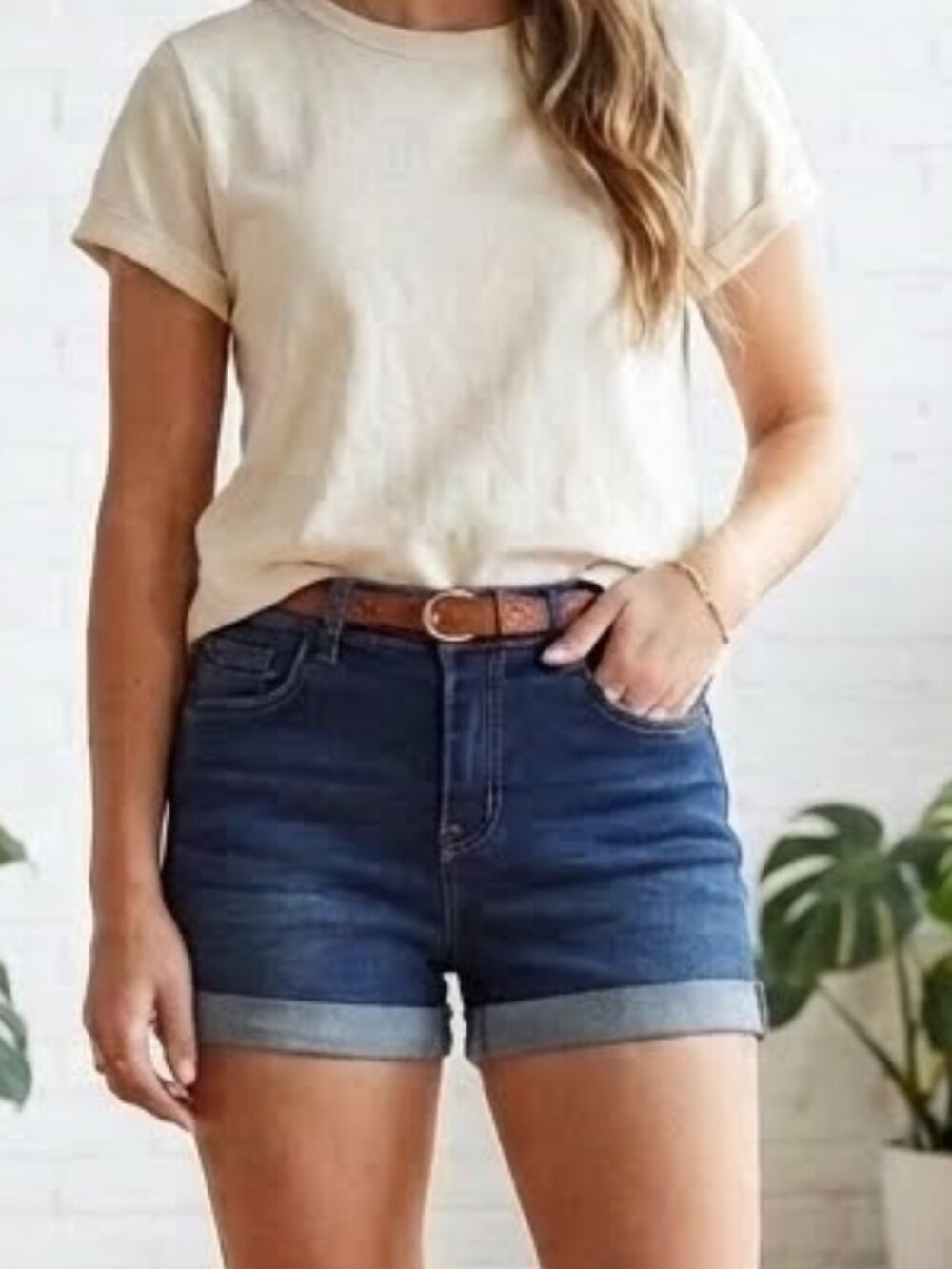 California Vintage Dark Denim Cuffed Hem Shorts Size 3